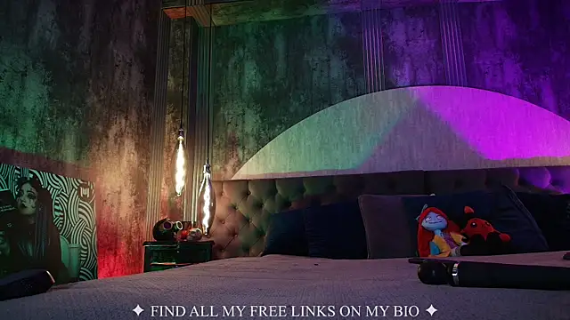 Charlotte Germanotta  online show from January 13, 6:35 pm