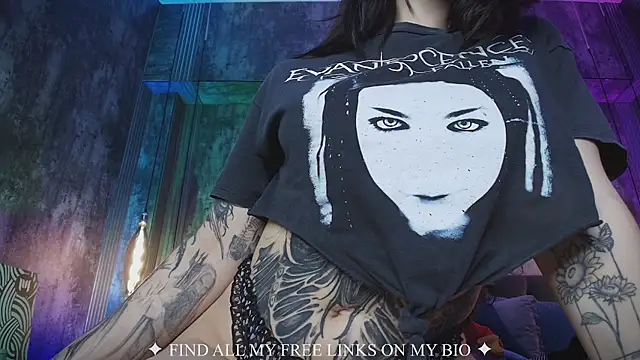 Charlotte Germanotta  online show from February 11, 7:19 pm