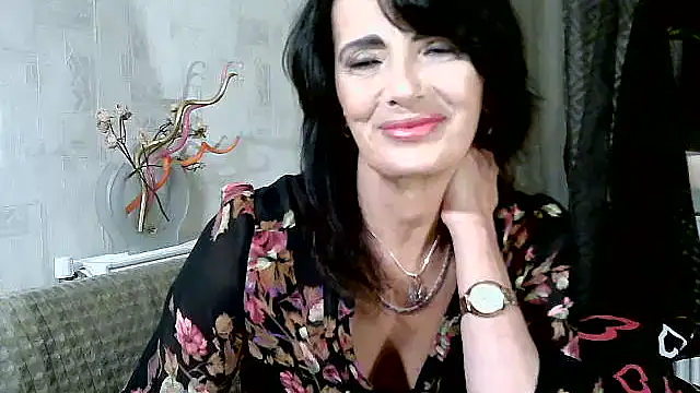Snapshot of DreamMarianna chatting on October 22, 9:03 pm DreamMarianna online show from October 22, 9:03 pm