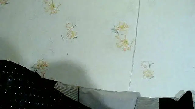 Snapshot of DreamMarianna chatting on December 3, 9:57 pm DreamMarianna online show from December 3, 9:57 pm