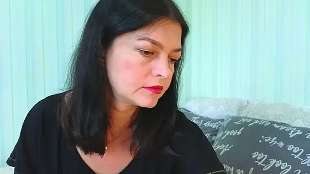 Snapshot of _Lily_ chatting on July 14, 9:25 am Lily online show from July 14, 9:25 am