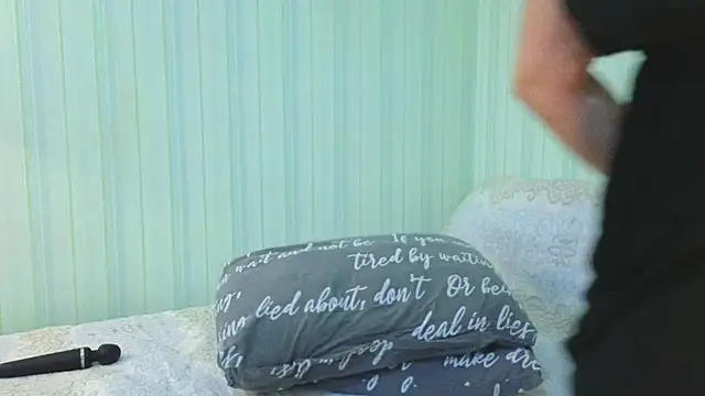 Snapshot of _Lily_ chatting on July 28, 12:48 pm Lily online show from July 28, 12:48 pm