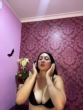 juliana diaz online show from October 31, 11:22 am