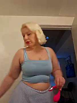 Snapshot of NikiFm chatting on November 11, 6:52 pm NikiFm online show from November 11, 6:52 pm