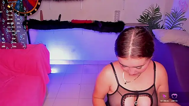 Snapshot of Shyfantasies chatting on February 12, 3:34 am Shyfantasies online show from February 12, 3:34 am