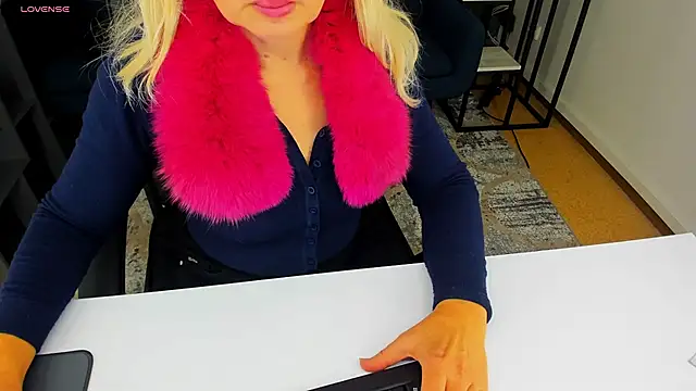 Abby Moore  online show from January 29, 10:16 am