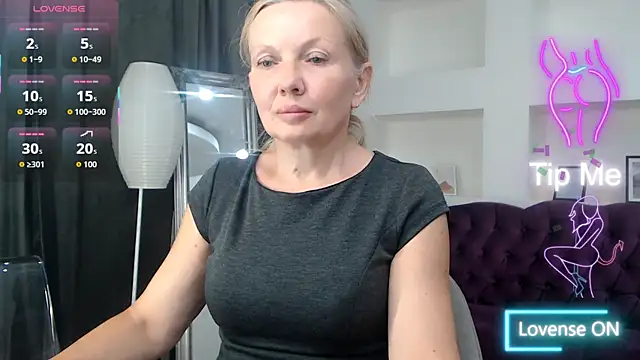 Abby Moore  online show from July 5, 12:12 pm
