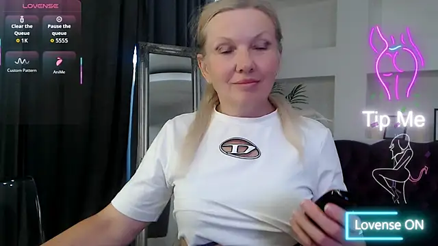 Abby Moore  online show from July 29, 6:33 am