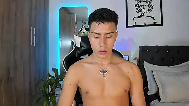 Snapshot of AlanNaughty chatting on March 22, 11:19 pm AlanNaughty online show from March 22, 11:19 pm