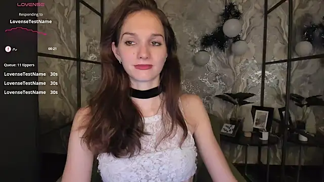 Snapshot of MirandaGlow chatting on January 9, 11:47 am MirandaGlow online show from January 9, 11:47 am