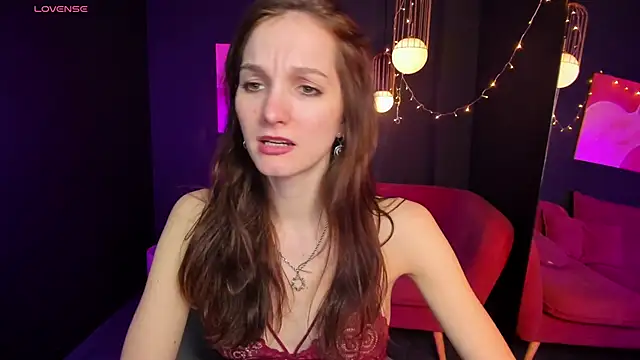 Snapshot of MirandaGlow chatting on February 24, 11:54 am MirandaGlow online show from February 24, 11:54 am