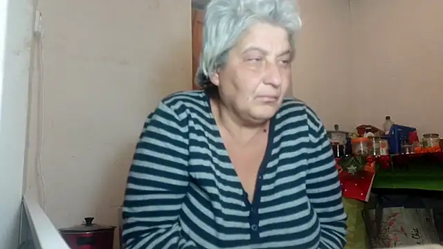 Snapshot of ExquisiteMature chatting on January 11, 12:44 am ExquisiteMature online show from January 11, 12:44 am