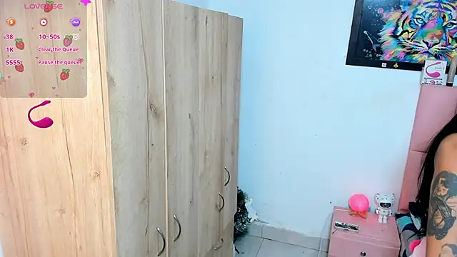 sofia gold  online show from December 13, 11:45 am