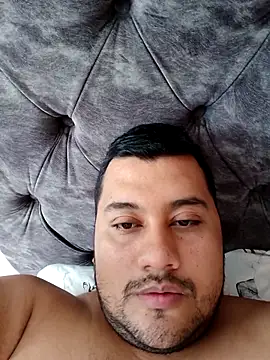 Snapshot of santi_hothot chatting on October 4, 5:44 pm santi hothot online show from October 4, 5:44 pm