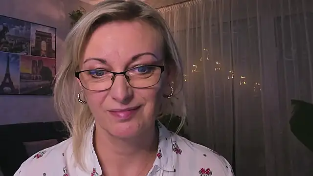 vanessa chat online show from December 2, 6:21 pm