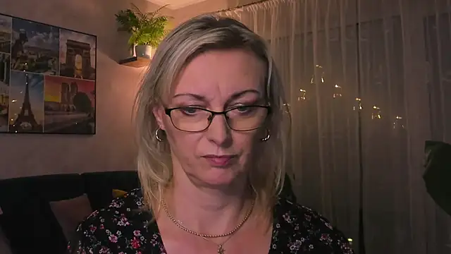 vanessa chat online show from December 8, 8:58 pm