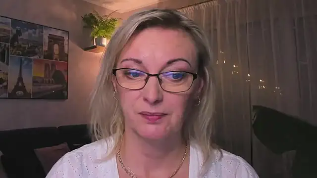 vanessa chat online show from December 11, 5:48 pm