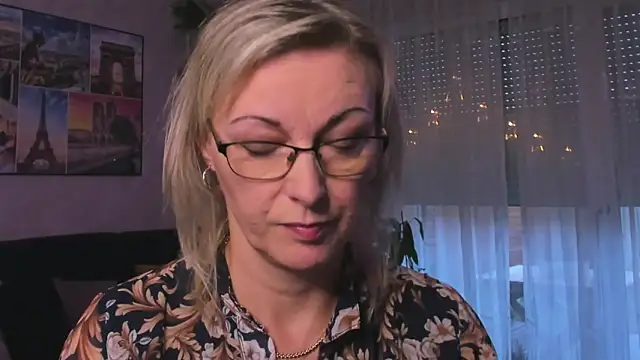 vanessa chat online show from December 15, 2:27 pm