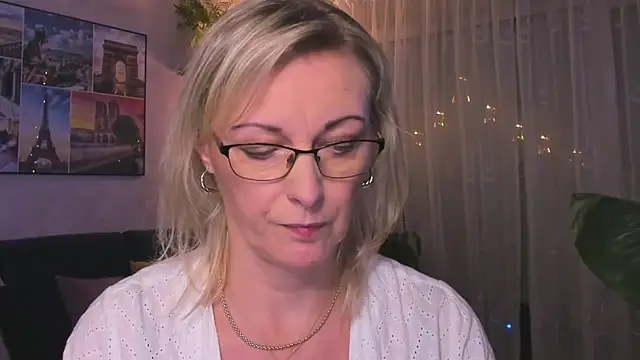 vanessa chat online show from December 18, 5:52 pm