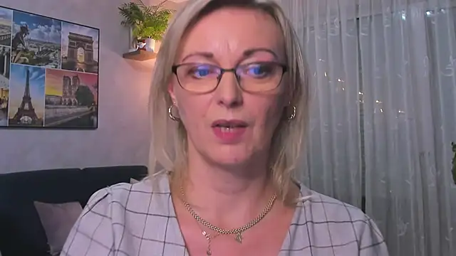 vanessa chat online show from December 19, 9:06 pm
