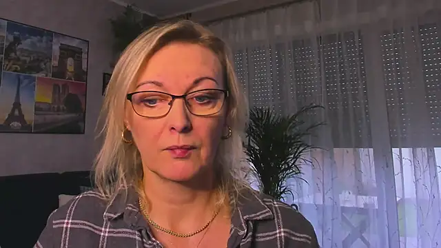 vanessa chat online show from November 20, 2:17 pm