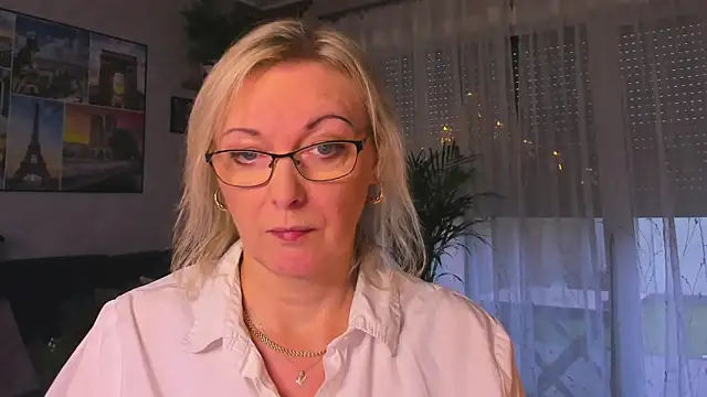 vanessa chat online show from December 21, 2:13 pm