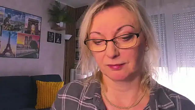 vanessa chat online show from March 1, 2:19 pm