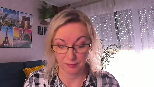 vanessa chat online show from March 10, 2:11 pm