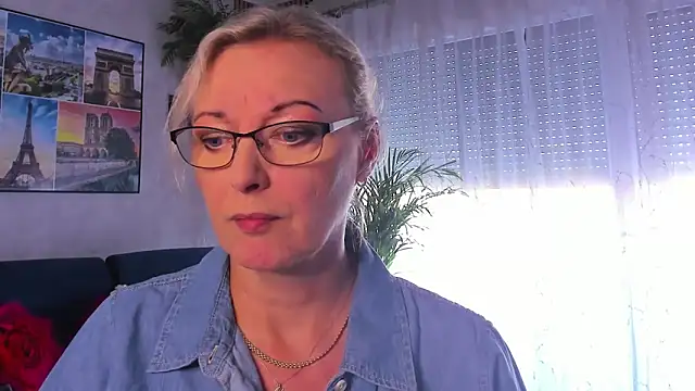 vanessa chat online show from June 21, 1:24 pm