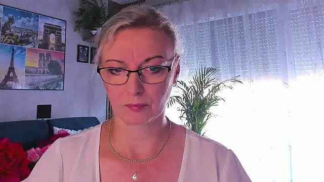 vanessa chat online show from June 28, 1:28 pm