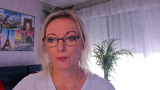 vanessa chat online show from July 21, 1:24 pm