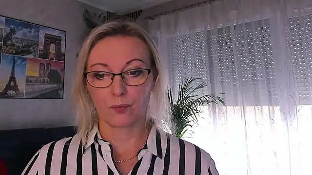 vanessa chat online show from July 23, 1:20 pm