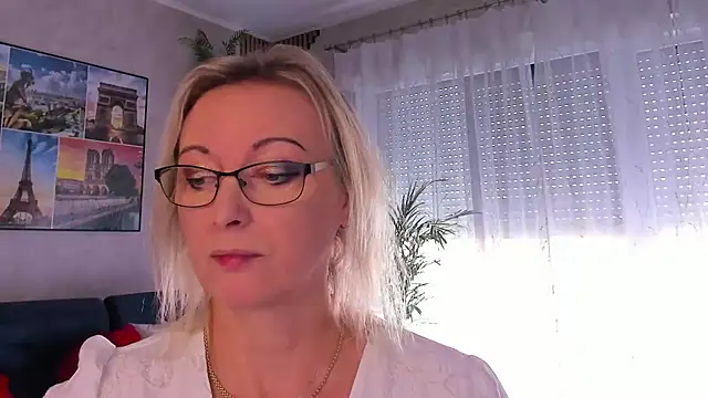 vanessa chat online show from July 27, 1:29 pm