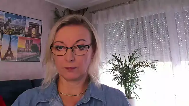 vanessa chat online show from July 29, 1:20 pm