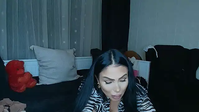 Snapshot of mistress_meryem chatting on July 14, 2:05 am mistress meryem online show from July 14, 2:05 am