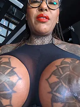 Snapshot of DarkDea chatting on March 9, 11:03 am DarkDea online show from March 9, 11:03 am