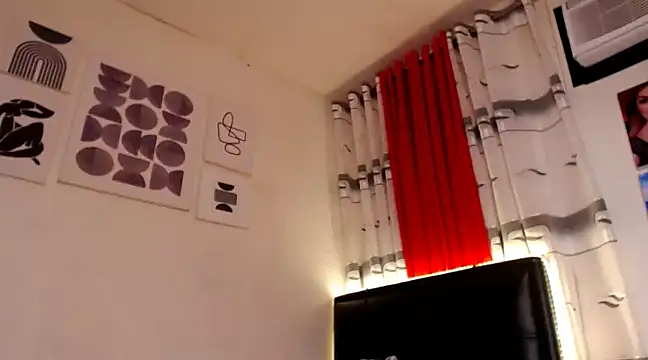 Snapshot of Alluring_Lordess chatting on December 15, 5:02 am Alluring Lordess online show from December 15, 5:02 am