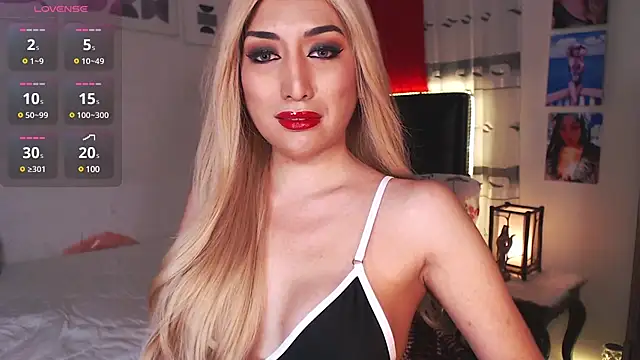 Snapshot of Alluring_Lordess chatting on March 14, 3:37 am Alluring Lordess online show from March 14, 3:37 am