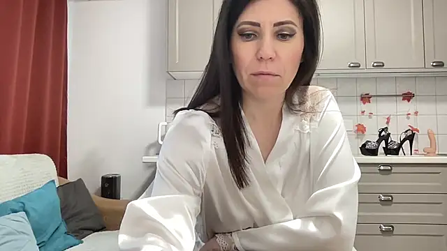 HotyWinter online show from November 15, 7:05 am