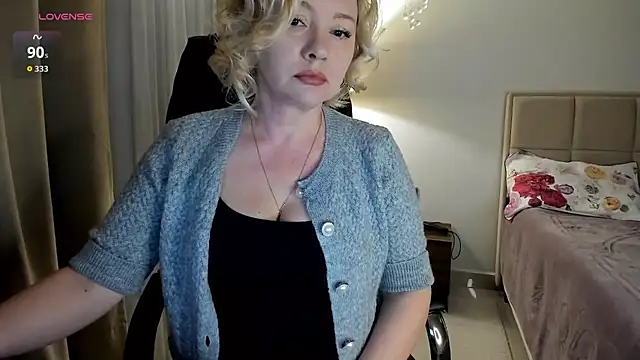 Snapshot of Colette__1977 chatting on March 14, 5:51 pm Colette 1977 online show from March 14, 5:51 pm