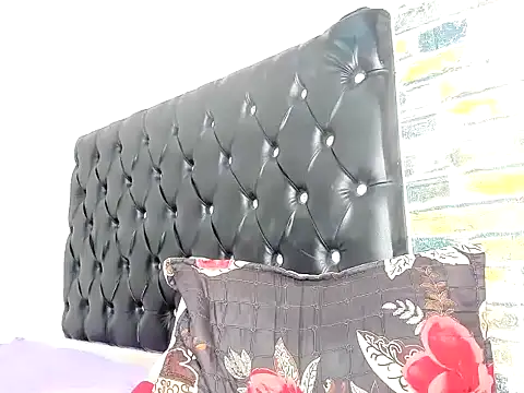 MySweetBitch143 online show from May 11, 2:45 pm
