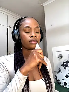 Snapshot of LuciousLips96 chatting on September 20, 9:54 am LuciousLips96 online show from September 20, 9:54 am