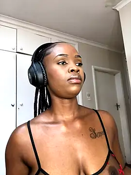 Snapshot of LuciousLips96 chatting on September 21, 9:55 am LuciousLips96 online show from September 21, 9:55 am