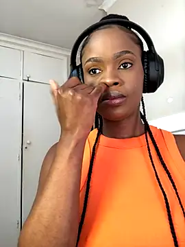 Snapshot of LuciousLips96 chatting on September 25, 9:46 am LuciousLips96 online show from September 25, 9:46 am