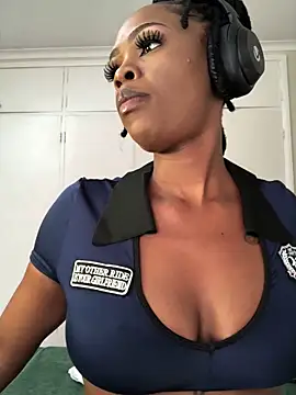 Snapshot of LuciousLips96 chatting on October 13, 9:31 am LuciousLips96 online show from October 13, 9:31 am