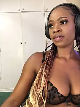 Snapshot of LuciousLips96 chatting on October 23, 8:46 am LuciousLips96 online show from October 23, 8:46 am