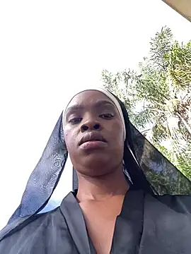 Snapshot of LuciousLips96 chatting on June 7, 8:51 am LuciousLips96 online show from June 7, 8:51 am