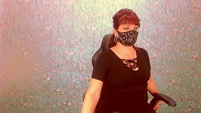 Snapshot of Infinitely chatting on January 18, 5:48 pm Infinitely online show from January 18, 5:48 pm