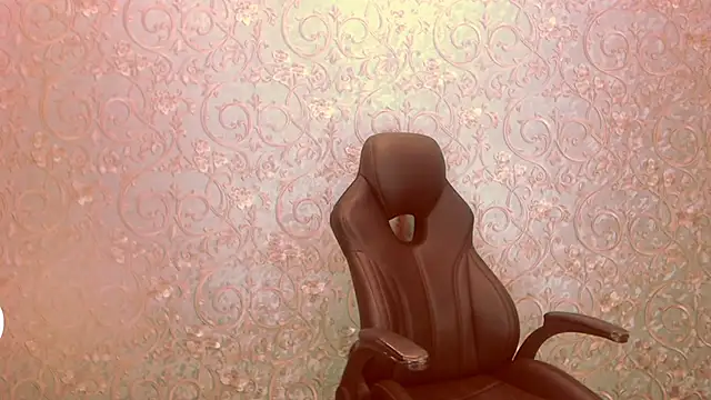 Snapshot of Infinitely chatting on October 12, 3:44 pm Infinitely online show from October 12, 3:44 pm