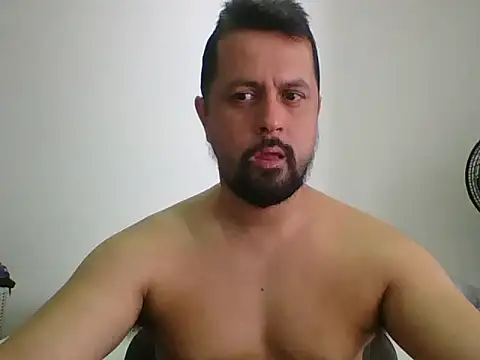 Snapshot of TRIISTAN_KING10 chatting on February 17, 3:29 pm TRIISTAN KING10 online show from February 17, 3:29 pm